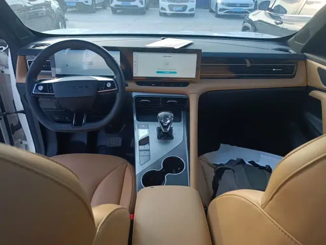 Roewe RX5 — Фото автомобиля 9