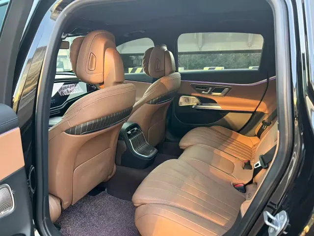 Mercedes-Benz E-Class — Фото автомобиля 5