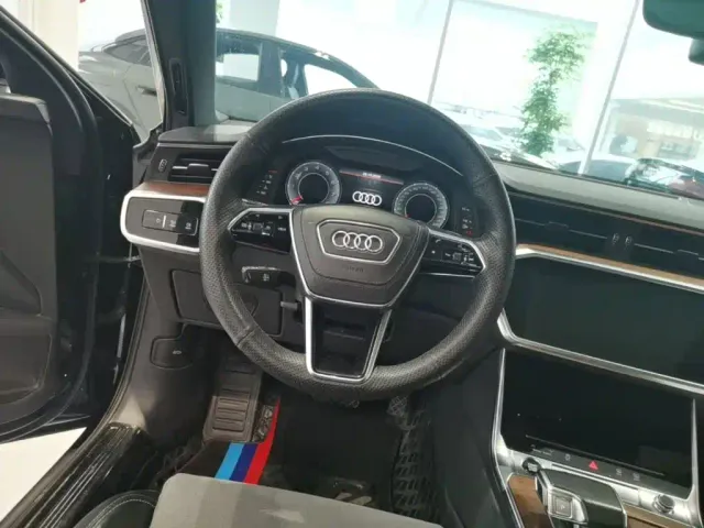 Audi A6L — Фото автомобиля 14