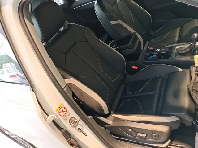 Audi Q3 — Фото автомобиля 24