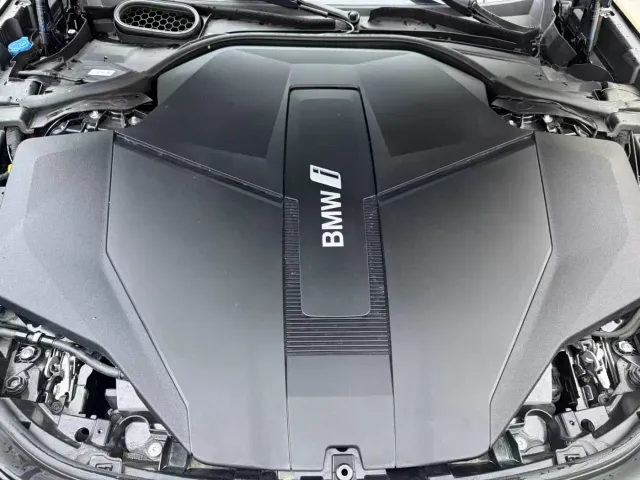 BMW i7 — Фото автомобиля 8