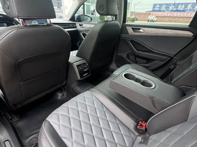 Volkswagen Sagitar — Фото автомобиля 8
