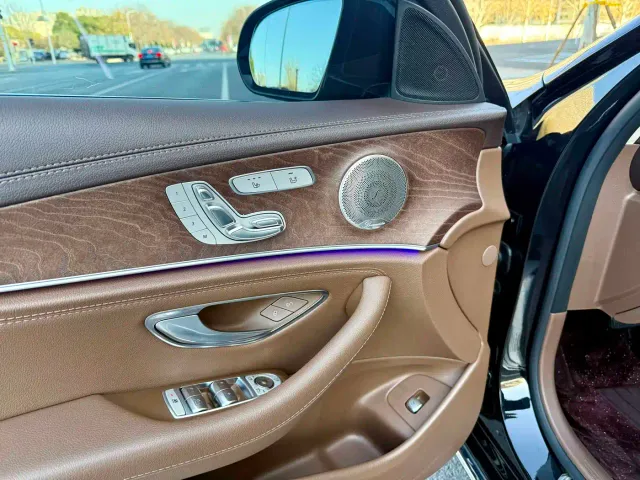 Mercedes-Benz E-Class — Фото автомобиля 9