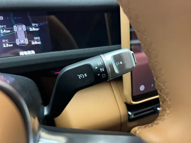 iCAR V27 — Фото автомобиля 25