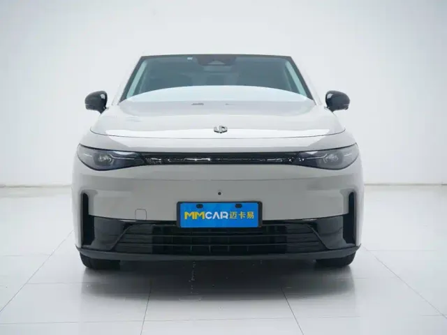 Leapmotor C10 — Фото автомобиля 10