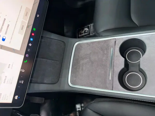 Tesla Model Y — Фото автомобиля 4