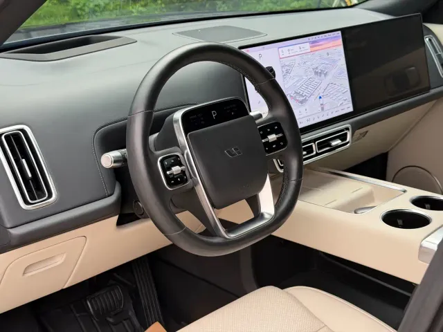 Li Auto L9 — Фото автомобиля 4