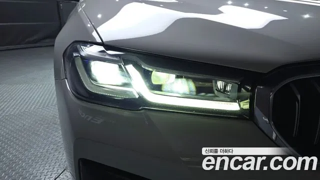 BMW 5-Series — Фото автомобиля 19