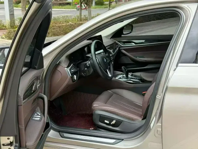 BMW 5 Series — Фото автомобиля 8