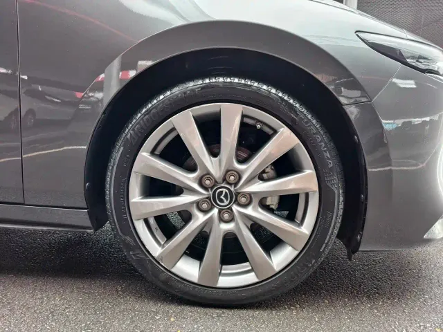 Mazda Axela — Фото автомобиля 4