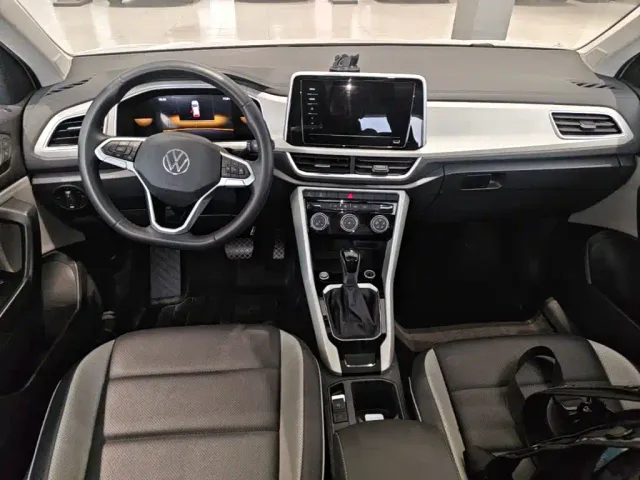 Volkswagen T-Roc — Фото автомобиля 9