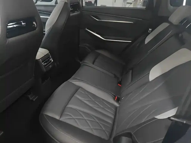 Changan CS75 Plus — Фото автомобиля 16
