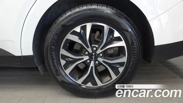 Kia Carnival Generation 4 — Фото автомобиля 21
