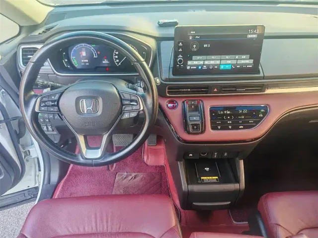 Honda Elysion — Фото автомобиля 12