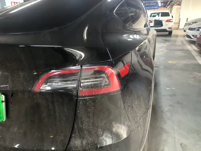 Tesla Model Y — Фото автомобиля 7