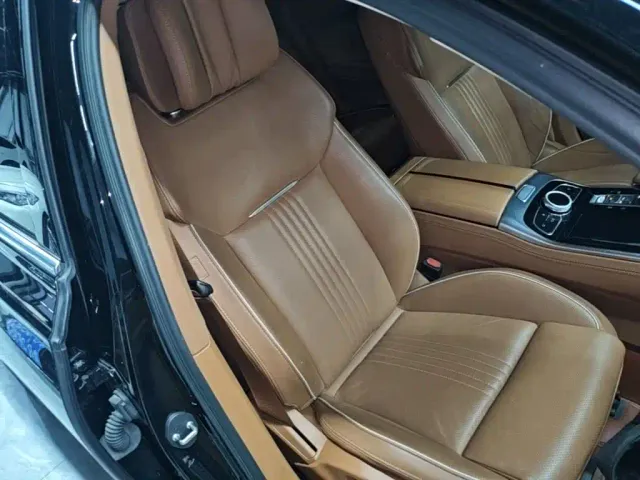Hongqi H9 — Фото автомобиля 19