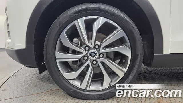 KG_Mobility_Ssangyong TIBOLI Tivoli Air 1.5 Upbeat 2WD — Фото автомобиля 3