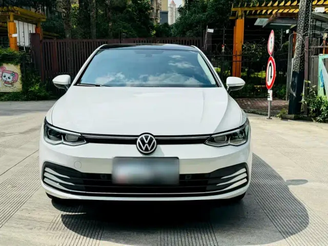 Volkswagen Golf — Фото автомобиля 2
