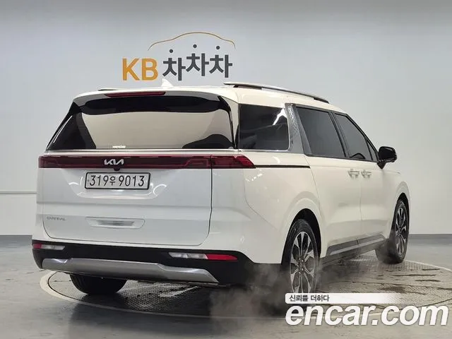 Kia Carnival Generation 4 — Фото автомобиля 3