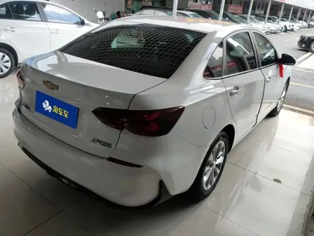 Chevrolet Monza — Фото автомобиля 3