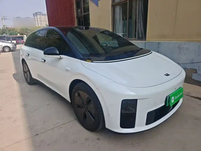 Li Auto i6 — Фото автомобиля 3