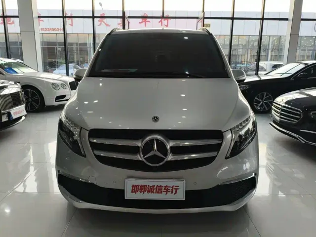 Mercedes-Benz V-Class — Фото автомобиля 2