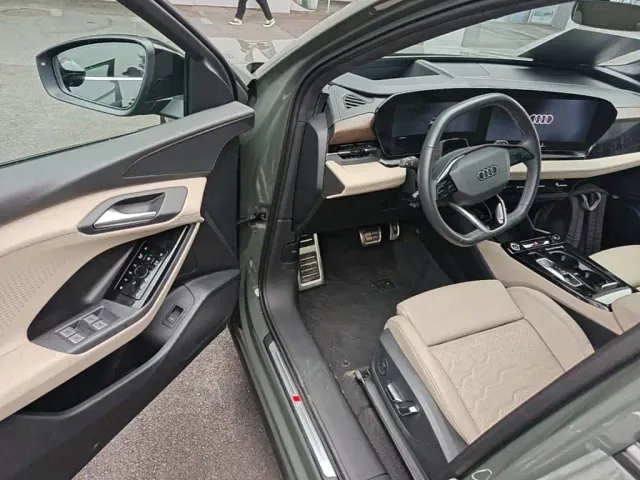 Audi Q6L e-tron — Фото автомобиля 15