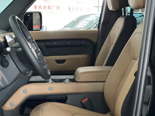Land Rover Defender — Фото автомобиля 9