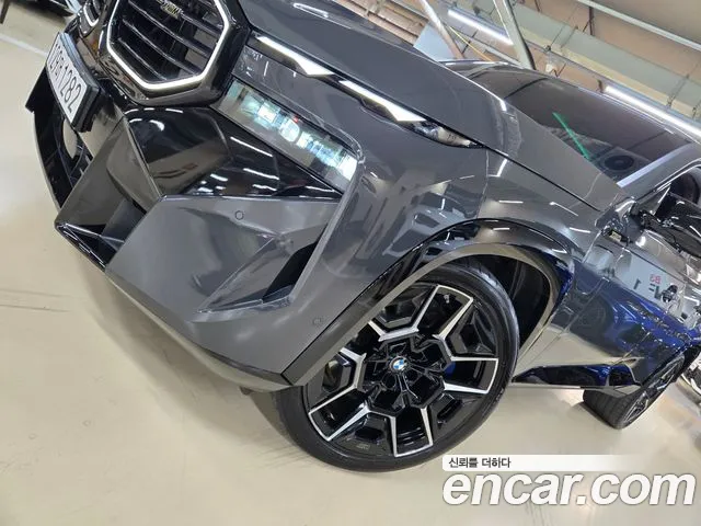 BMW XM — Фото автомобиля 9
