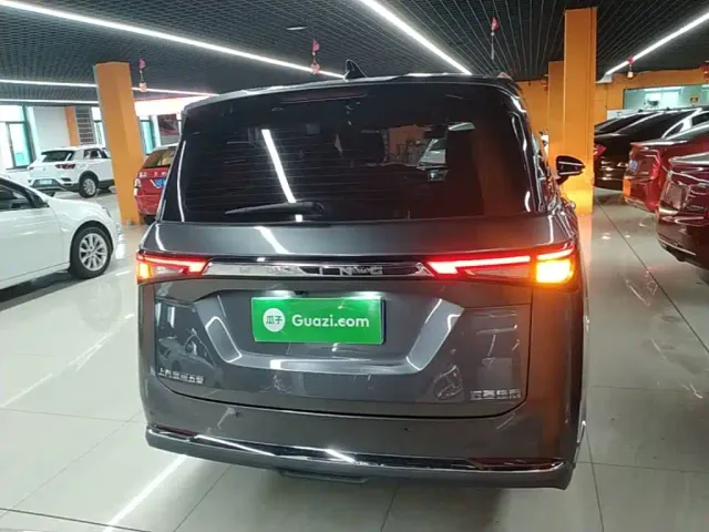 Wuling Jiachen — Фото автомобиля 5