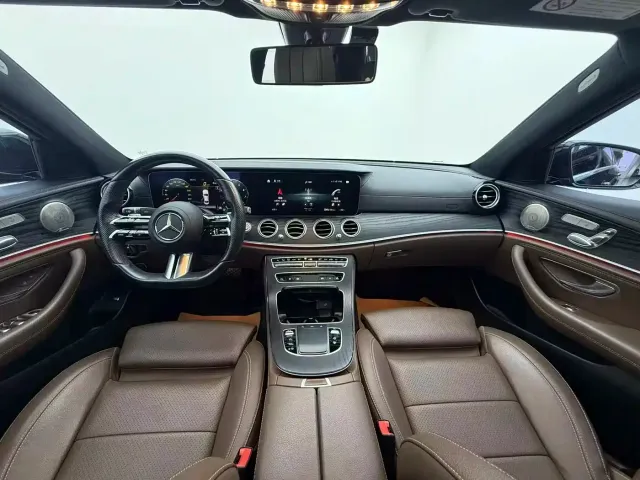 Mercedes-Benz E-Class — Фото автомобиля 6