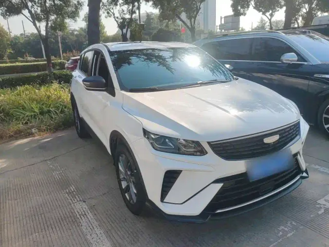 Geely Binyue — Фото автомобиля 3