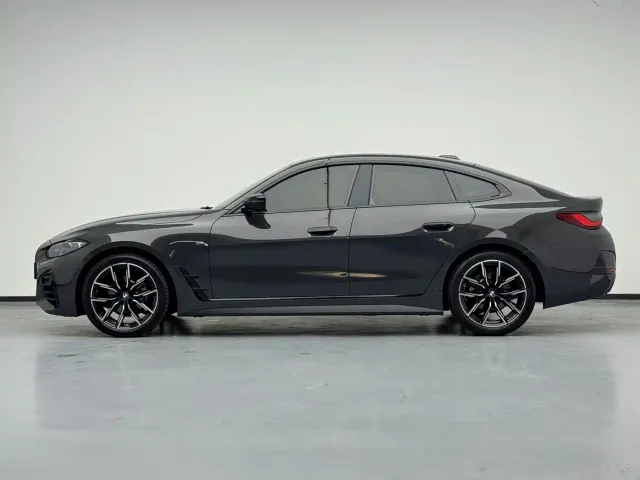 BMW BMW 4 Series 2023 425i Gran Coupe M Sport Shadowline Package — Фото автомобиля 14