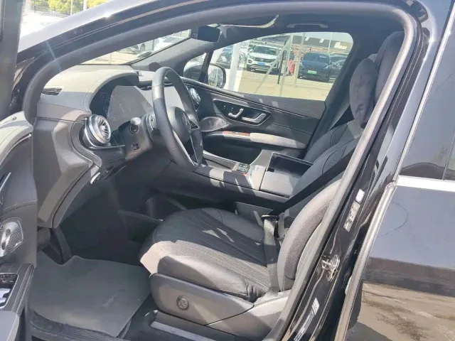Mercedes-Benz EQS SUV — Фото автомобиля 2