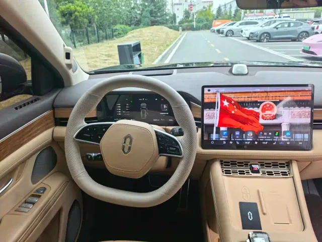 Aito M7 — Фото автомобиля 6