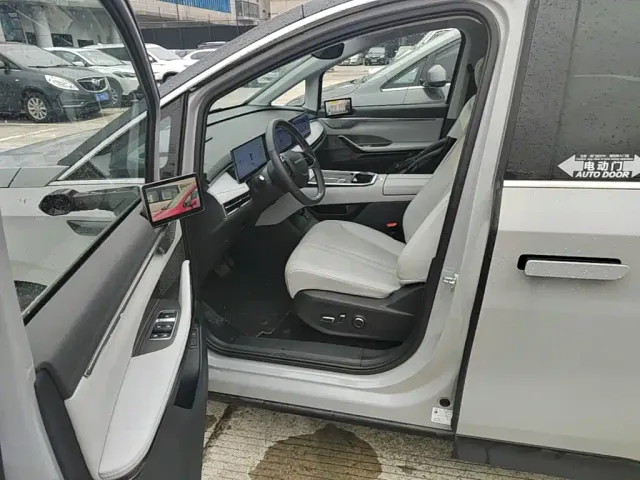 Maxus Dajia 7 — Фото автомобиля 14