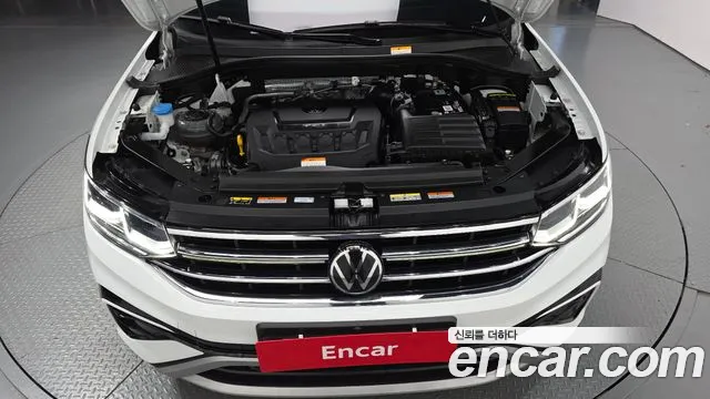 Volkswagen Tiguan — Фото автомобиля 9