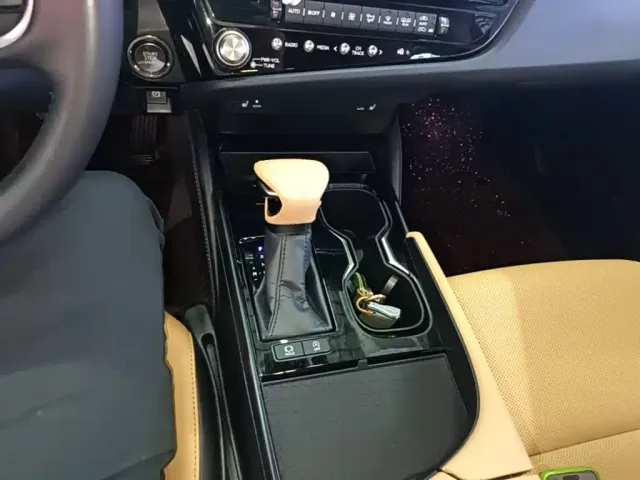 Lexus ES — Фото автомобиля 13