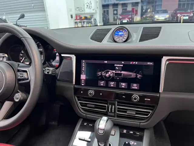 Porsche Macan — Фото автомобиля 7