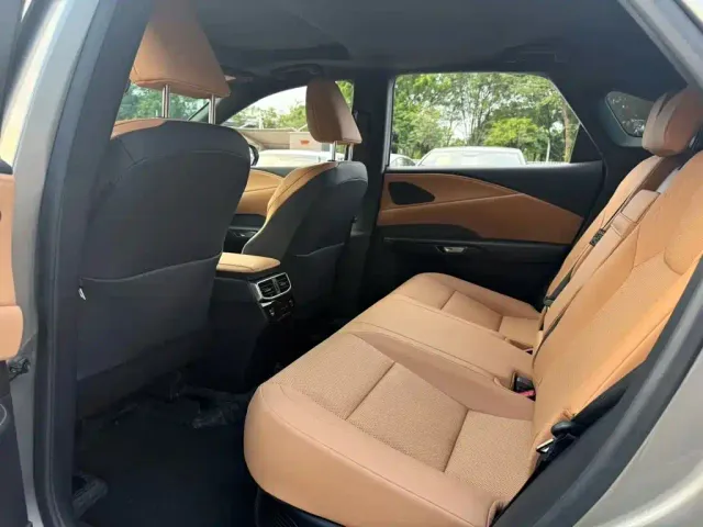 Lexus RX — Фото автомобиля 5