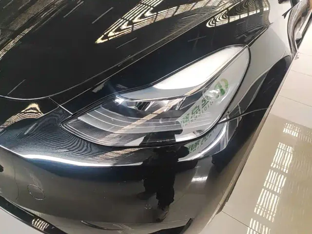 Tesla Model Y — Фото автомобиля 23