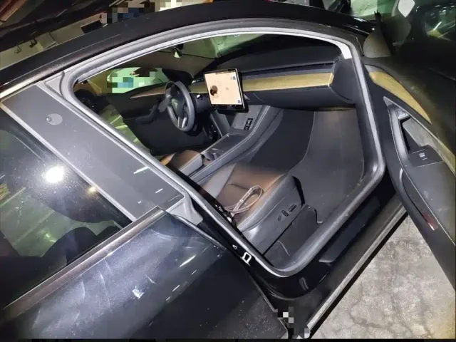 Tesla Model Y — Фото автомобиля 12