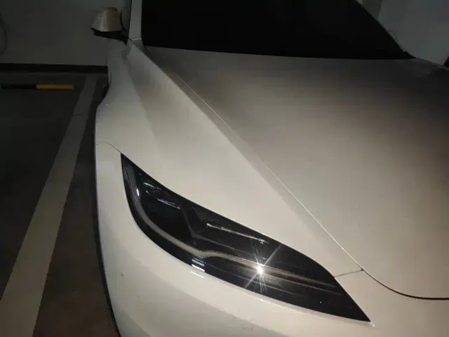 Tesla Model 3 — Фото автомобиля 7