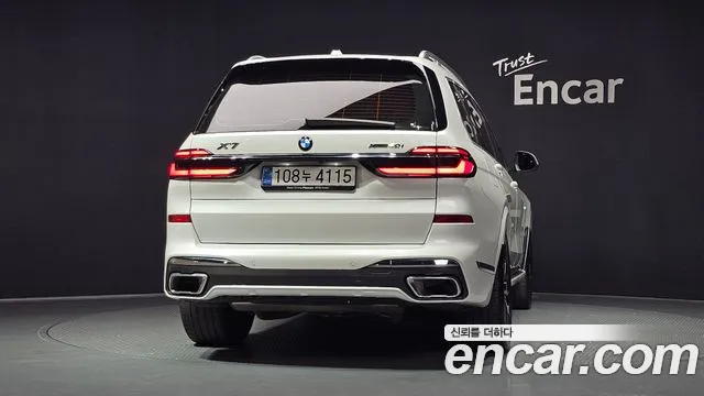 BMW X7 — Фото автомобиля 3