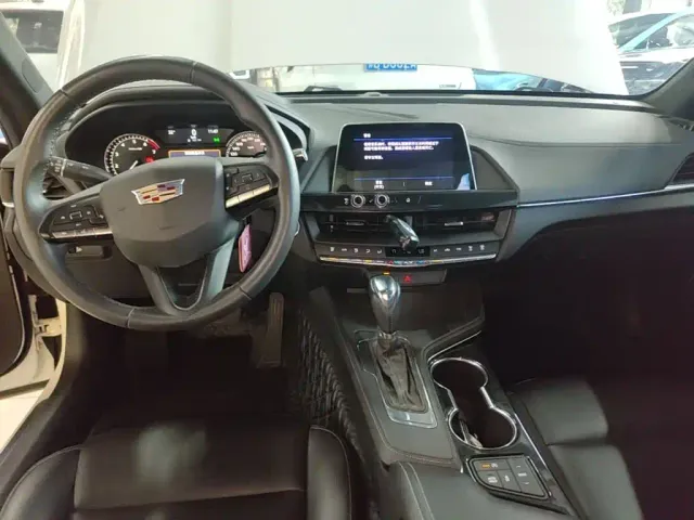 Cadillac CT4 — Фото автомобиля 9