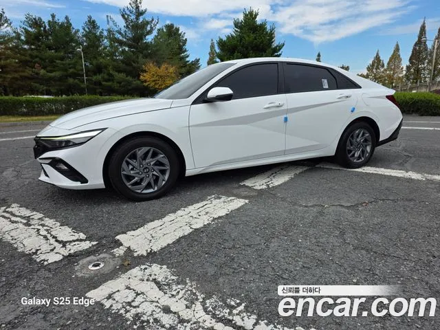 Hyundai Avante CN7 — Фото автомобиля 2
