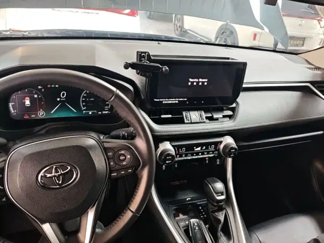 Toyota RAV4 — Фото автомобиля 5