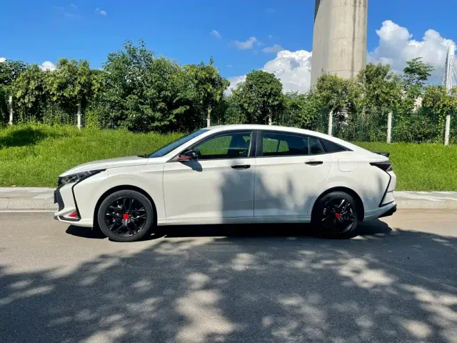 Dongfeng Yixuan — Фото автомобиля 5