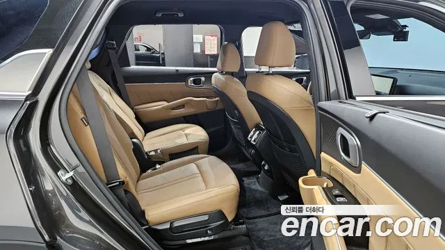 Kia Sorento Новый Sorento 4 поколение Бензин 2.5T 2WD — Фото автомобиля 12