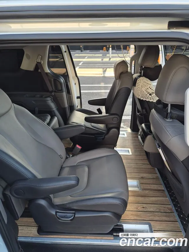 Kia Carnival Generation 4 — Фото автомобиля 16